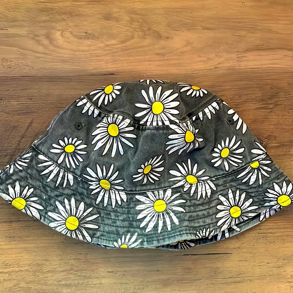 Gray Sunflower Bucket Hat